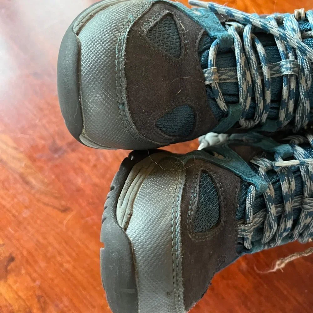 L.‎ L. Bean Youth Hiking Boots- Size 6